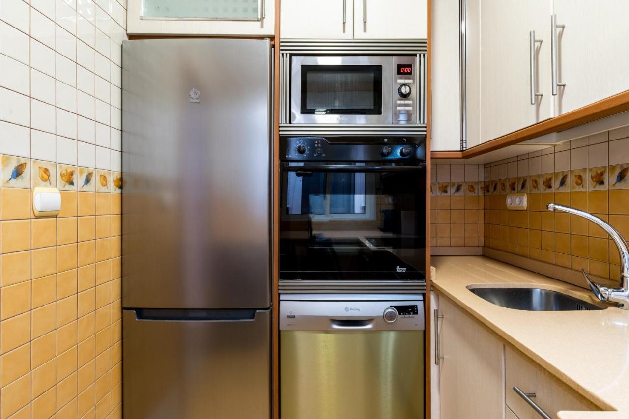 Holi-Rent Salado Apartment Sevilla Bagian luar foto