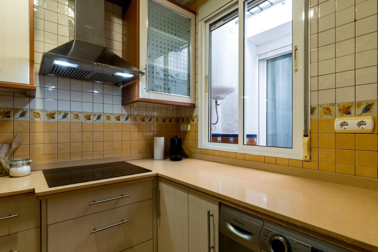 Holi-Rent Salado Apartment Sevilla Bagian luar foto