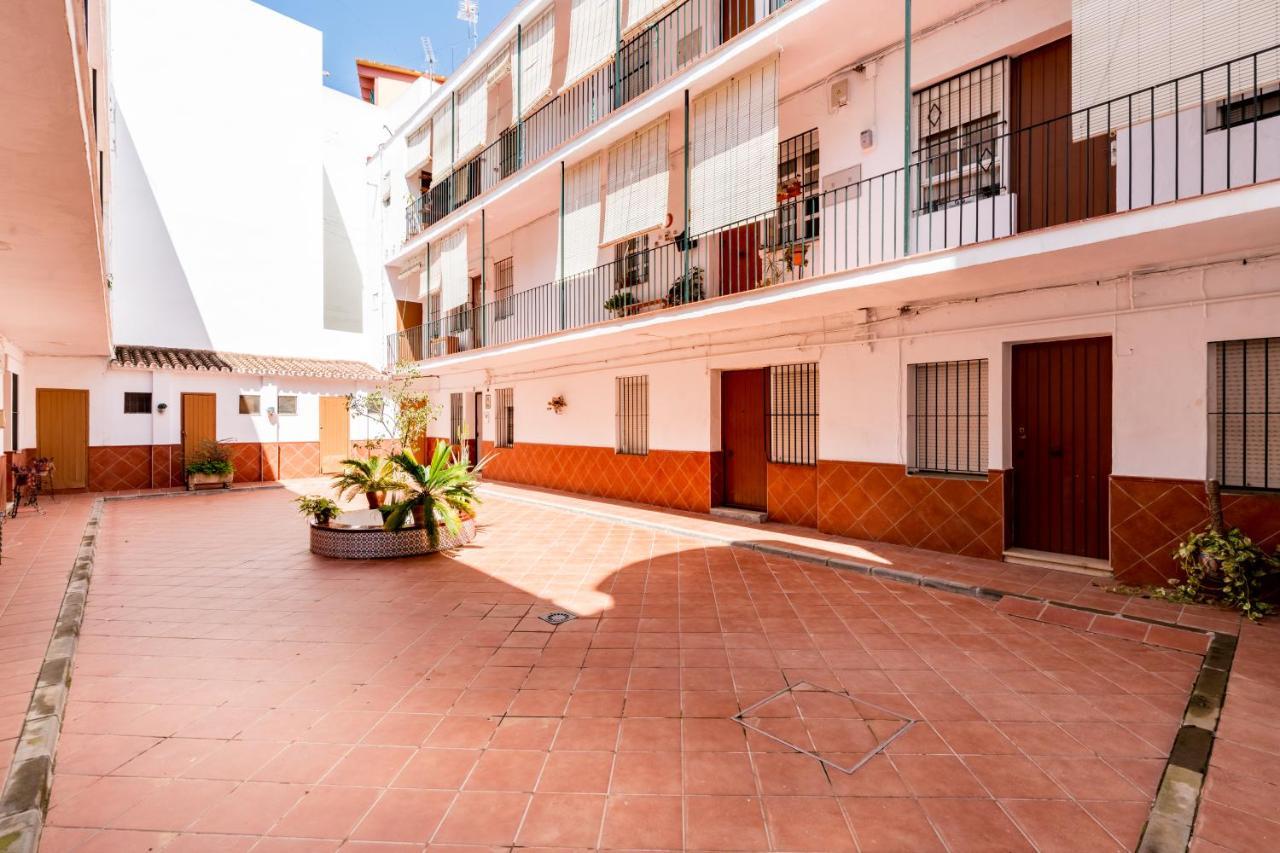 Holi-Rent Salado Apartment Sevilla Bagian luar foto