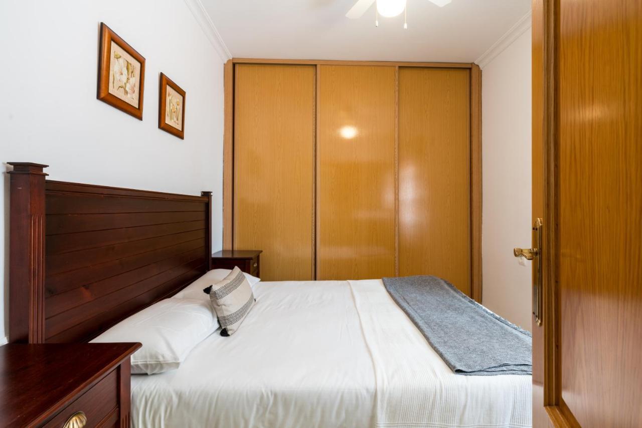 Holi-Rent Salado Apartment Sevilla Bagian luar foto