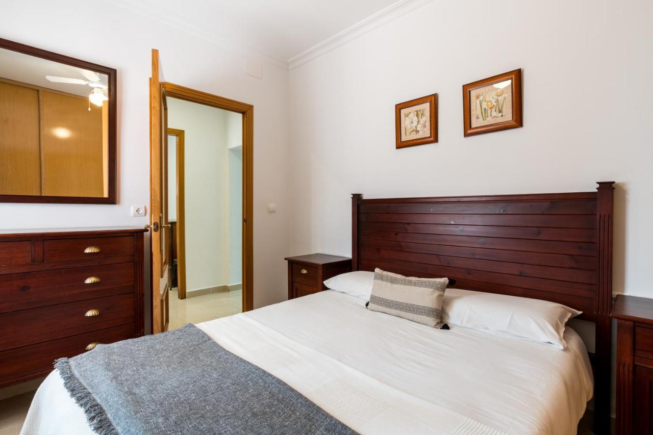 Holi-Rent Salado Apartment Sevilla Bagian luar foto