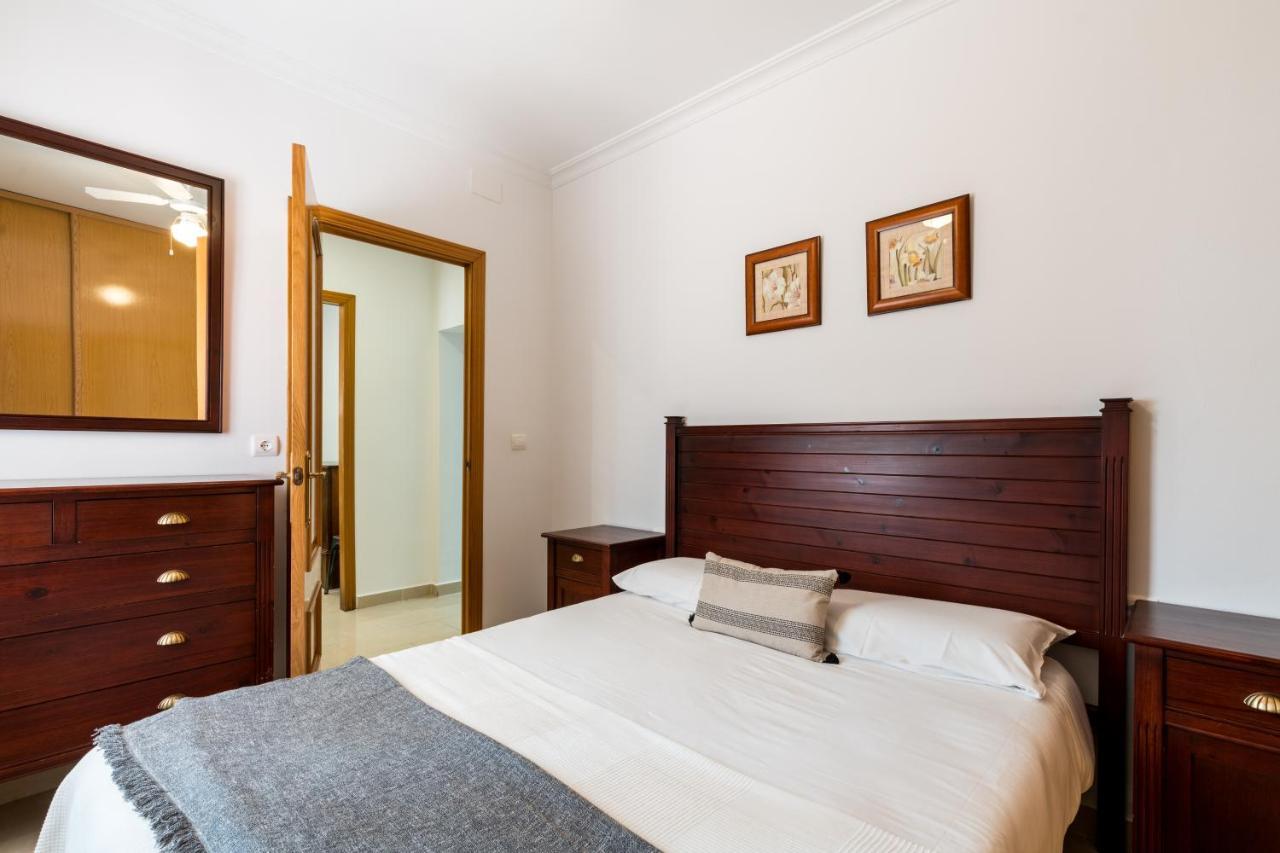Holi-Rent Salado Apartment Sevilla Bagian luar foto