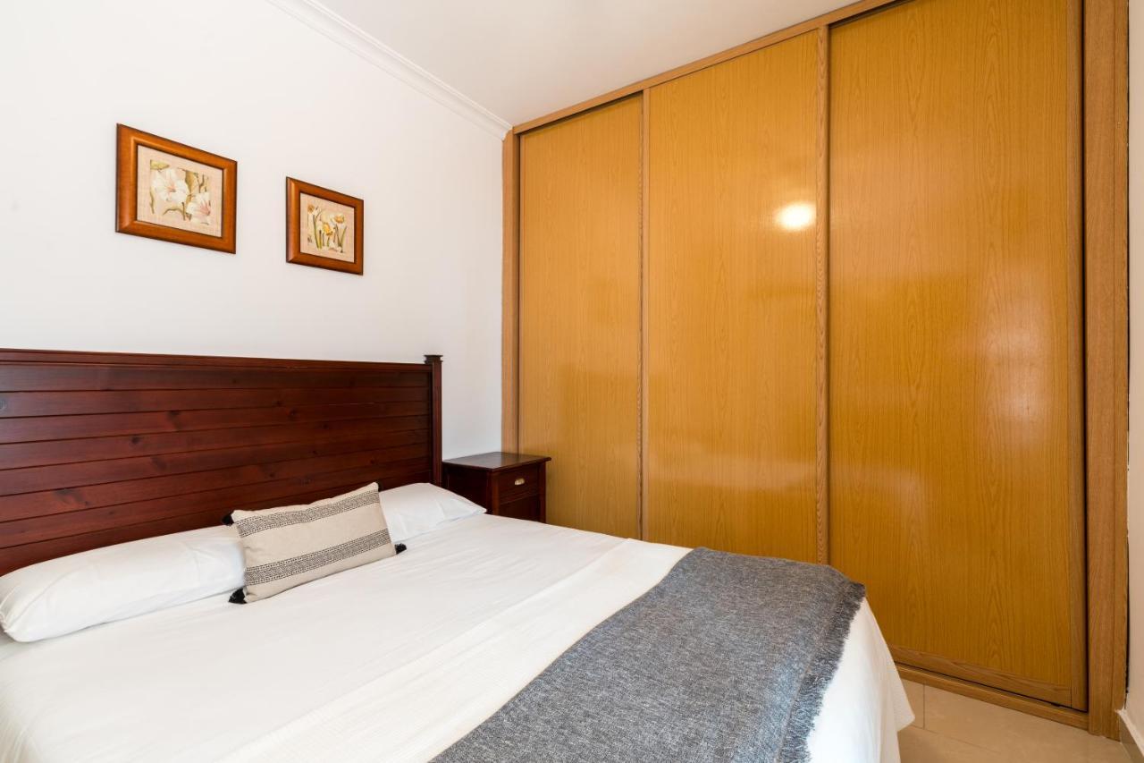 Holi-Rent Salado Apartment Sevilla Bagian luar foto